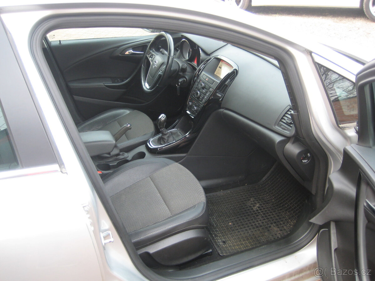 OPEL ASTRA 1.6 CDTi 81KW ČR SERVISKA - 14