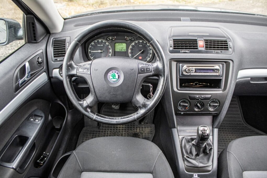 Škoda Octavia 2 z roku 2007 - 14