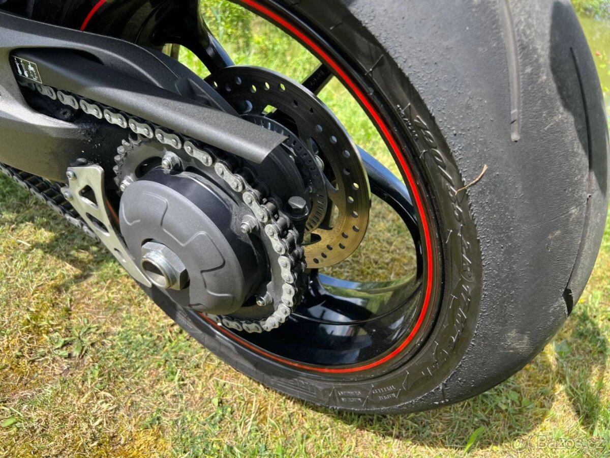 Triumph Speed Triple RS - 14