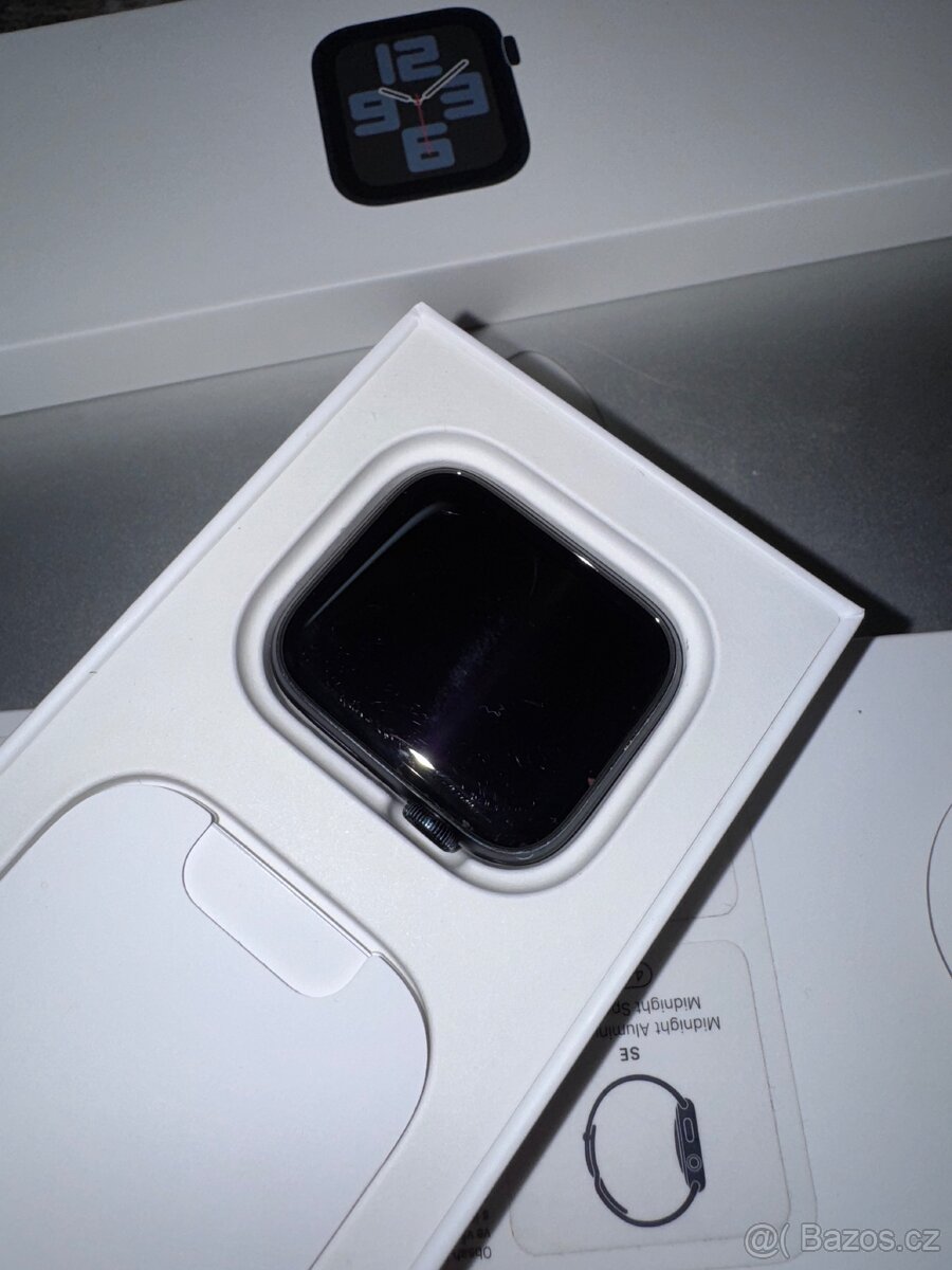 Apple Watch SE 2022 GPS 2 generace 44mm - 14
