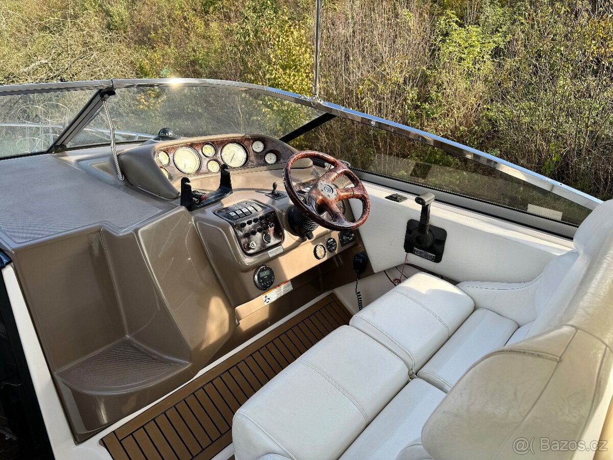 Kajutová loď Regal Commodore 2665 - 14