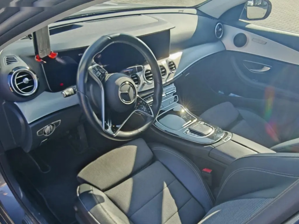 Mercedes-Benz Třídy E, E300de,Panorama,Tažné - 14