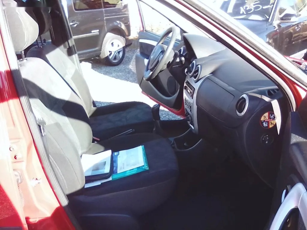 Dacia Logan, 1.6i 16V MCVLaureate,1.majitel - 14