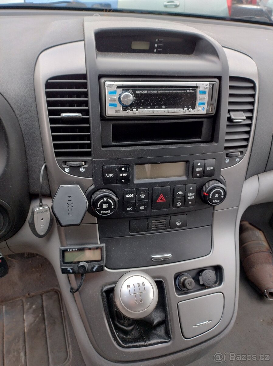 KIA Carnival III 2008 2,9CRDI 136kW J3 XENONY - DILY - 14