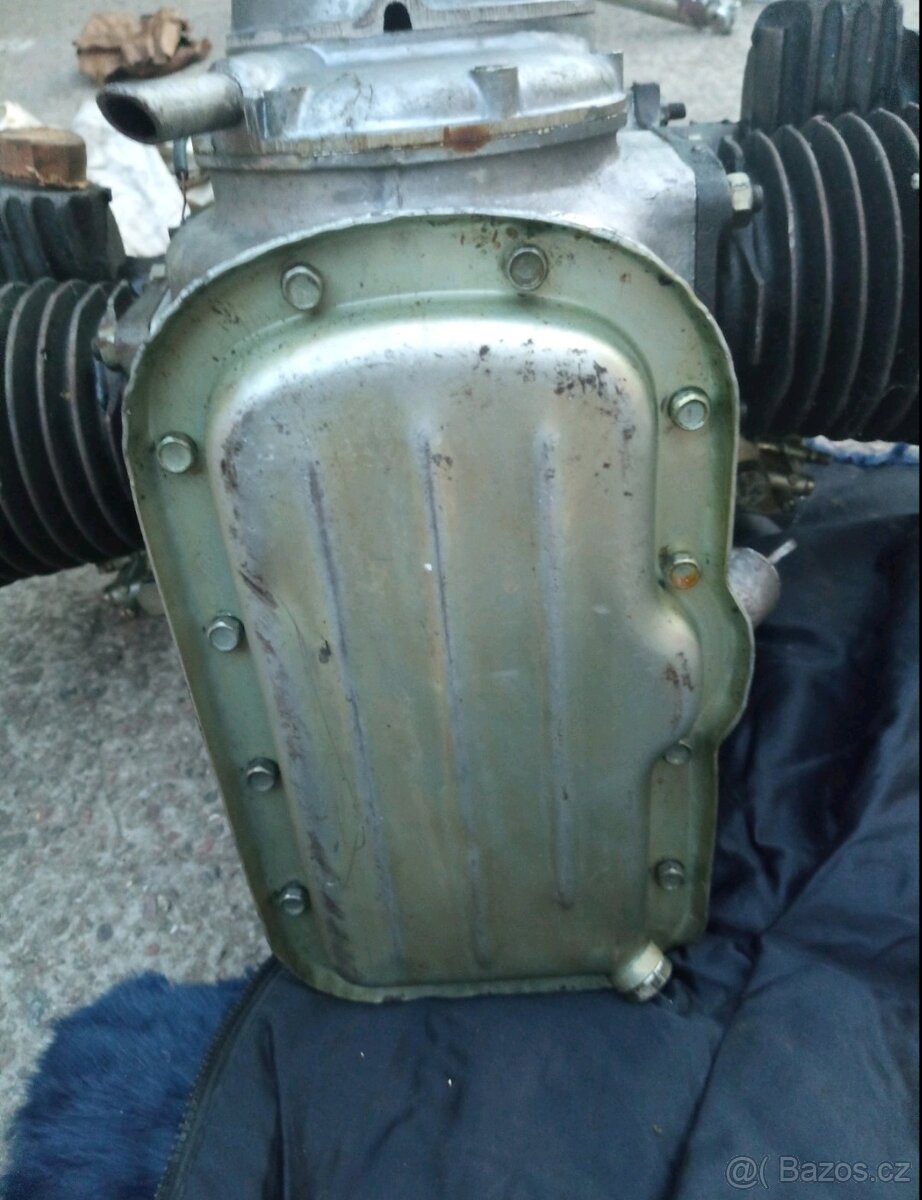 Originální nové motory z vojenského depozitu Dněpr K750 - 14