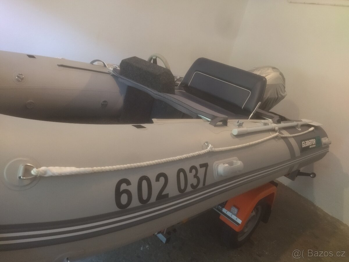 Motorový člun - 14