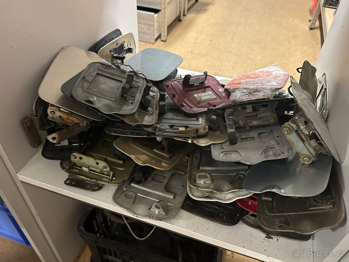 Prodám díly BMW E30,E28,E24,E32,E3,E21,E12 - 14