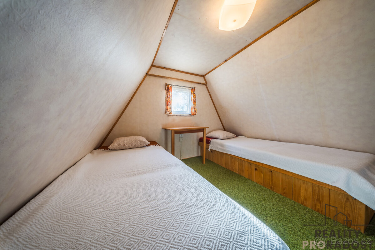 Prodej chaty 51 m² pozemek 521 m² – Tvarožná Lhota, okres H - 14