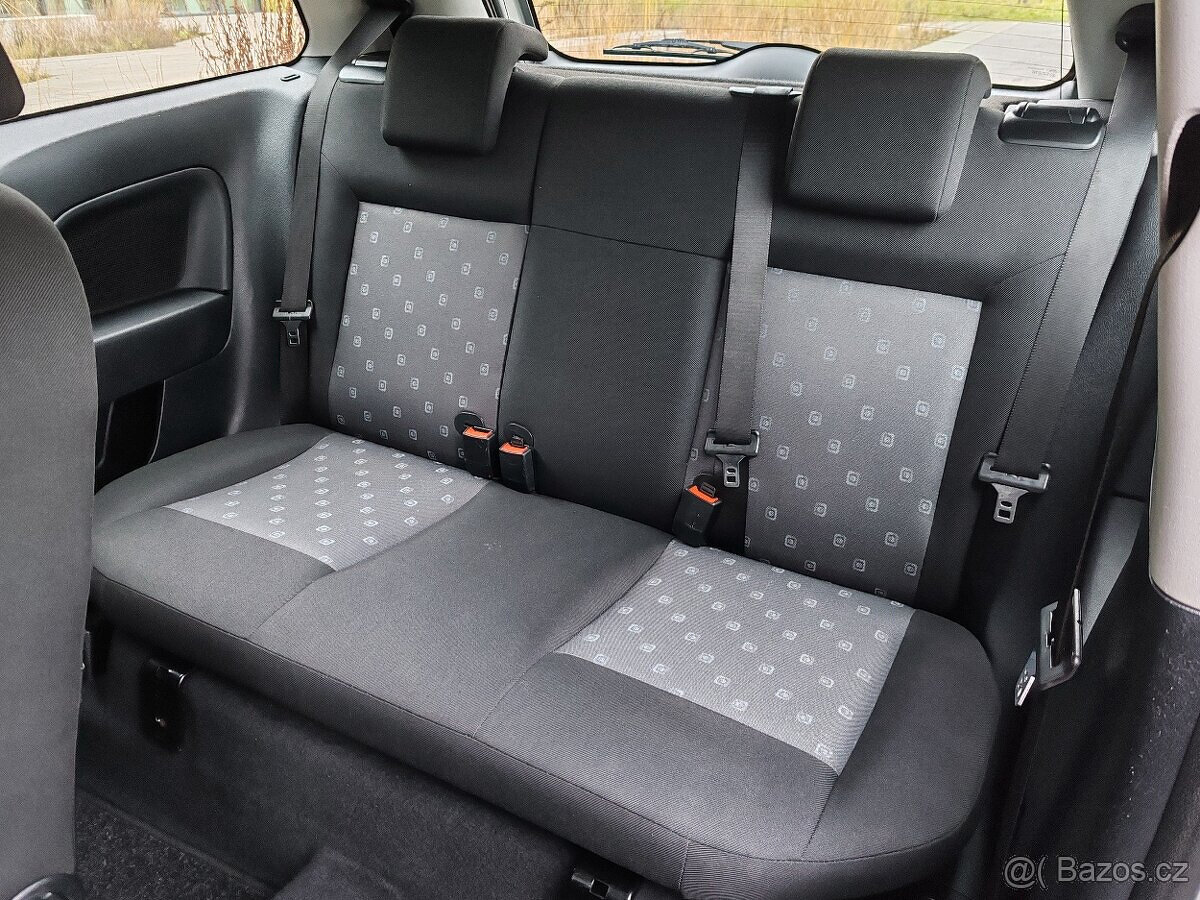 Citroen C3 1.4 benzín 54kW 2011 96000km 1. majitelka - 14