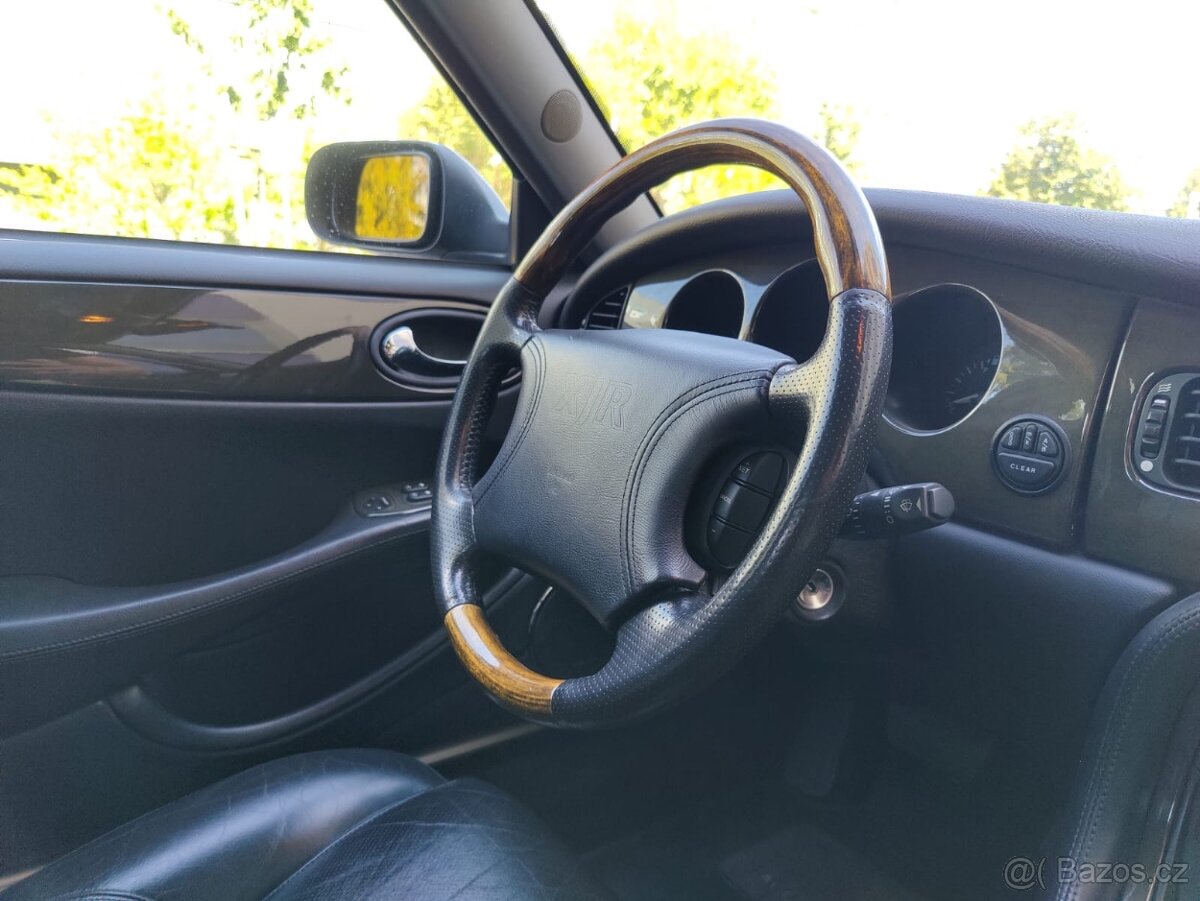 Jaguar XJ V8 SUPERCHARGED 118tkm / 267kW / - 14