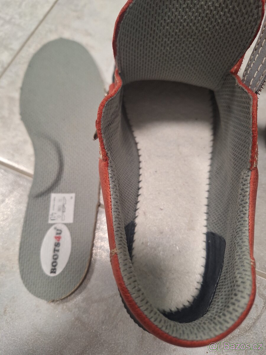 Barefoot - 14