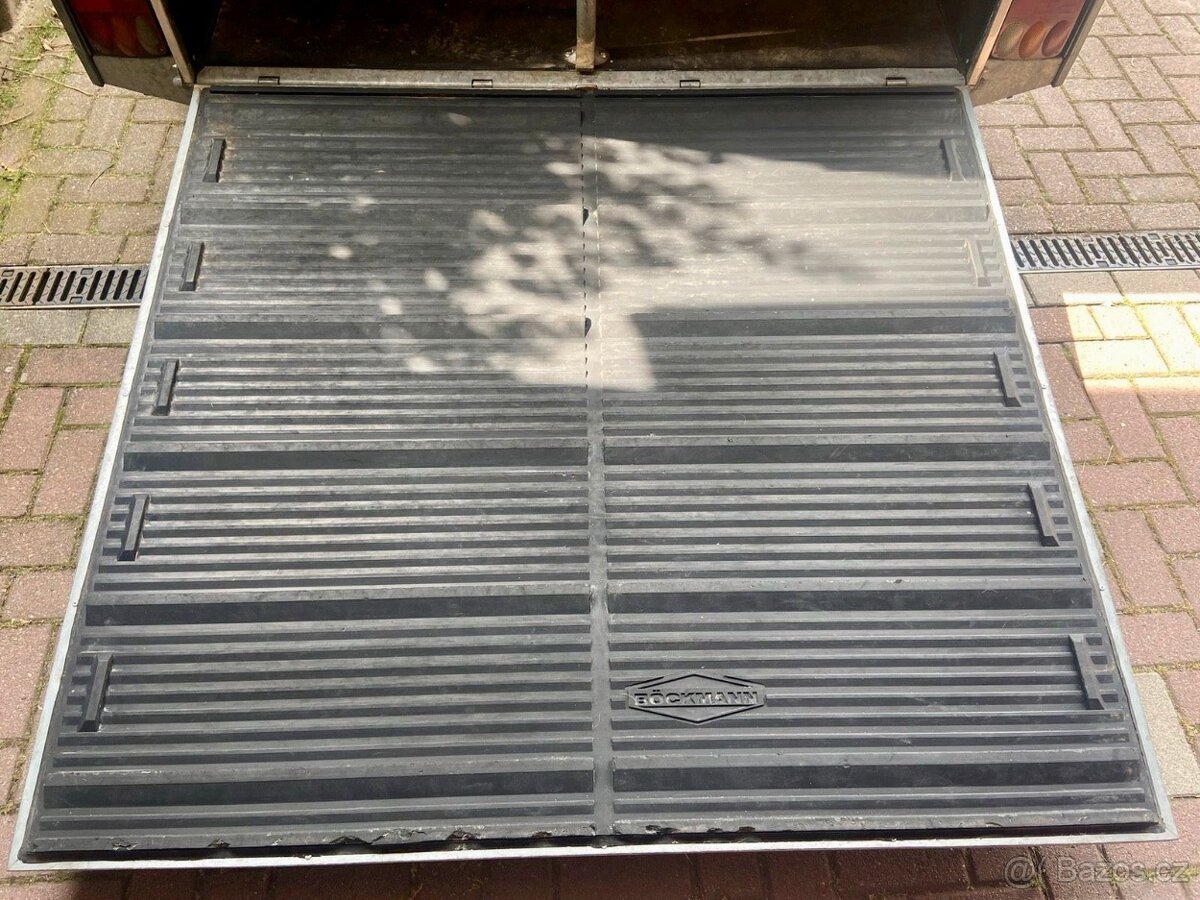 Přepravník na dva koně se sedlovnou Bockmann - 14