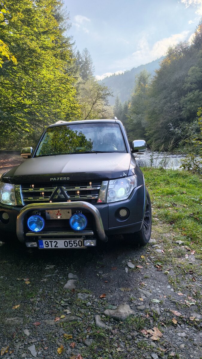 Mitsubishi Pajero 3,2 DiD,2008vyrobeno,v provozu od 2010 - 14