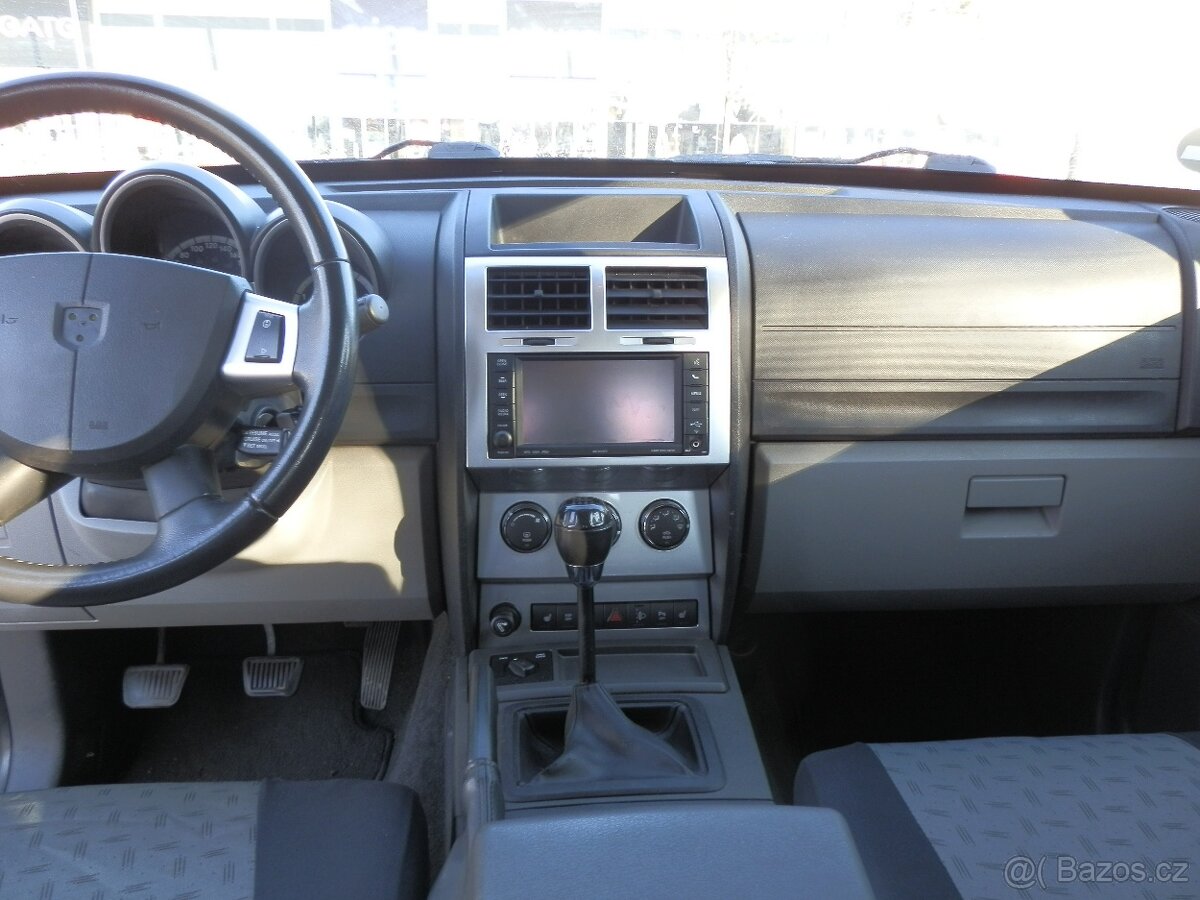 Dodge Nitro 2.8 CRD SXT 4x4 - 14