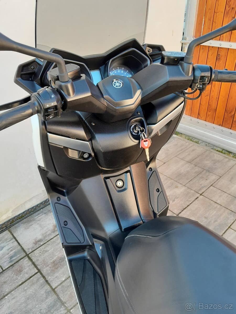 Yamaha Xmax 400, 2015, 23t.km, pěkná - 14
