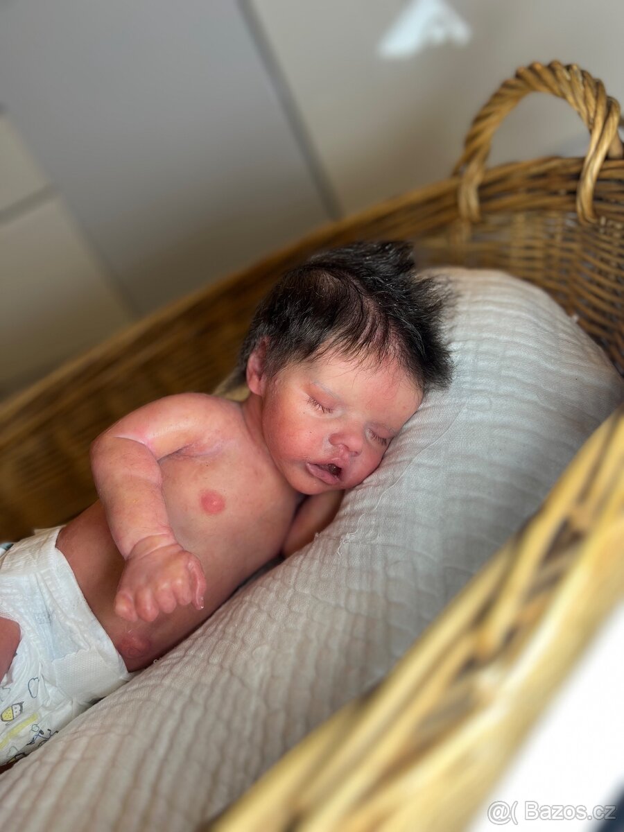 Silikonové reborn miminko. Dá se koupat a vylučuje. - 14