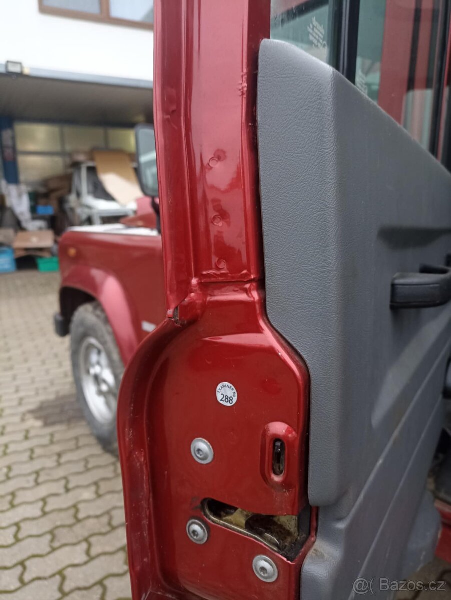 Land Rover Defender 110 TD5 - 14