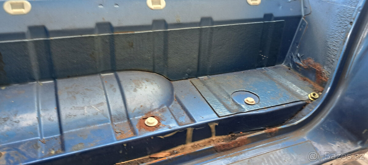 vw t4 111kw multivan téměř bez koroze kastle s doklady - 14