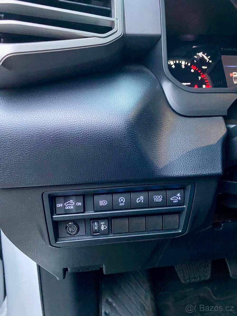 Toyota Tundra 3.5 SR5 4x4 Biturbo automat, rok 2022, 19 tkm - 14