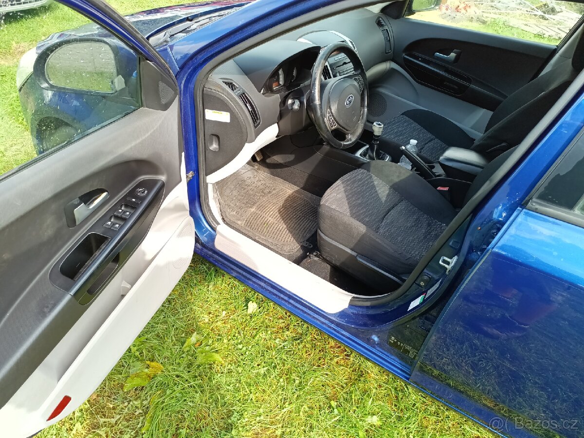 Kia ceed 1,6 85kw diesel - 14