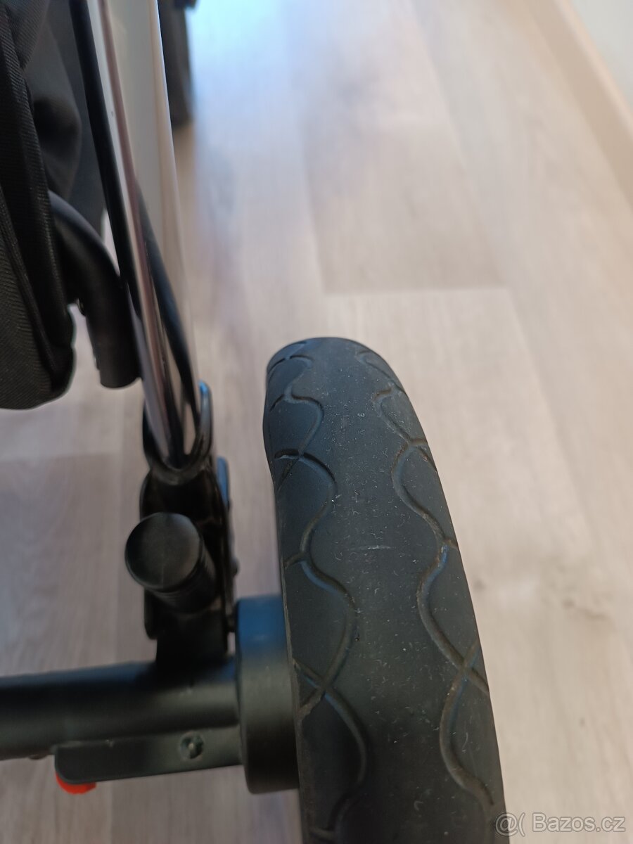 Kočárek Camarelo - 14