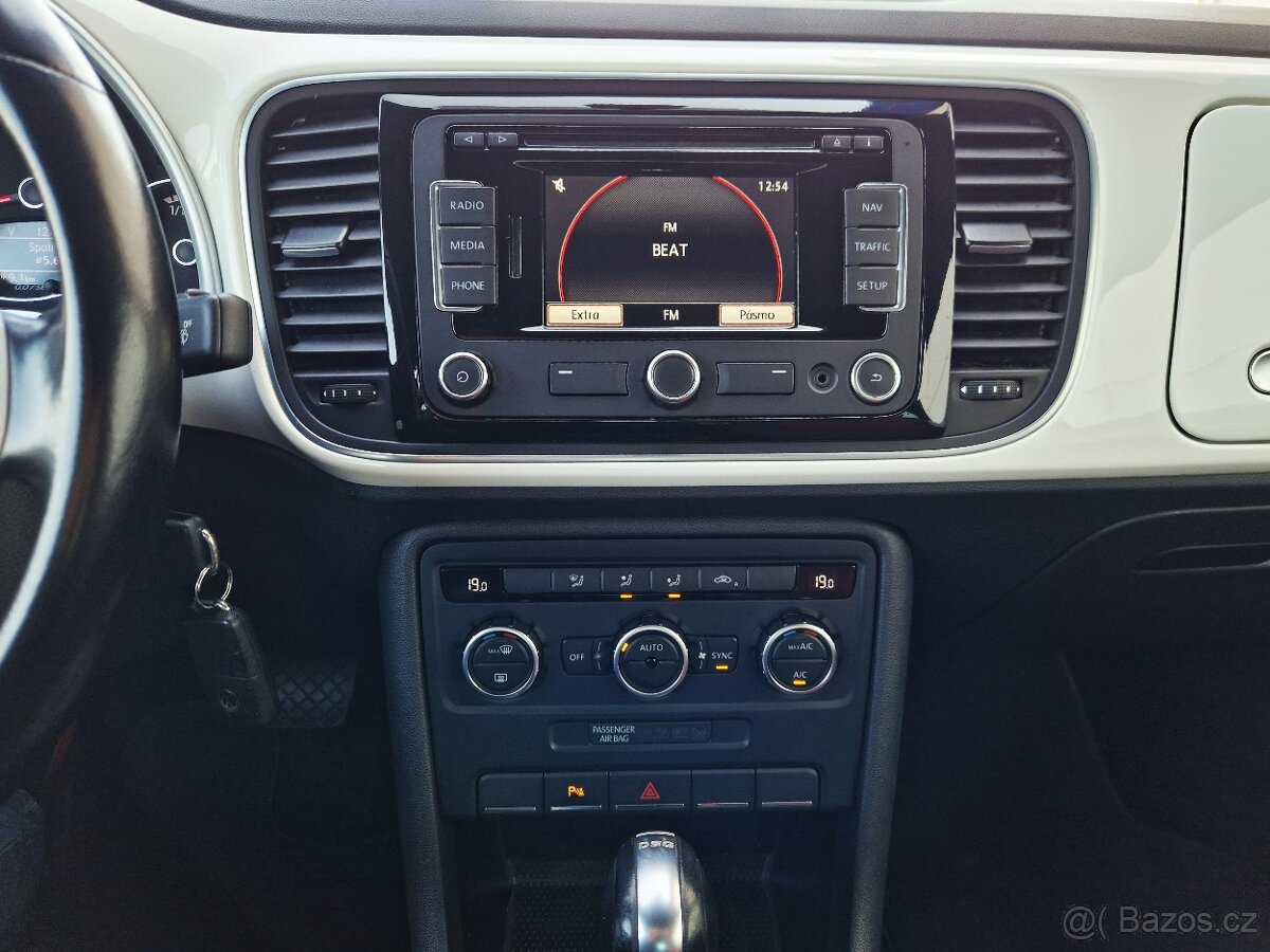 VW BEETLE 1.6TDI 2013 LED/XENON NAVIGACE AUT.PŘEVODOVKA - 14