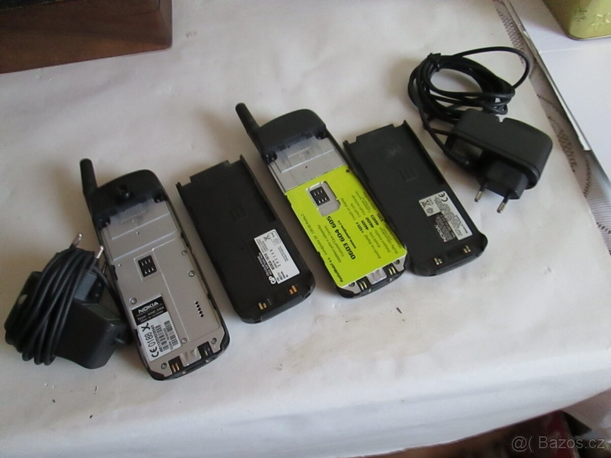 STAR.SBĚR.MOBILY A NABÍJEČKY. - 14