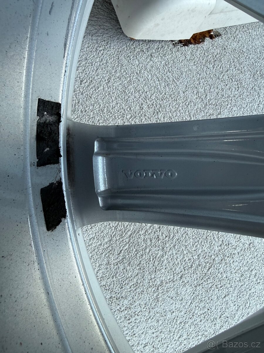 Originální alu kola Volvo R20 + Pilot Alpin 5 - 14