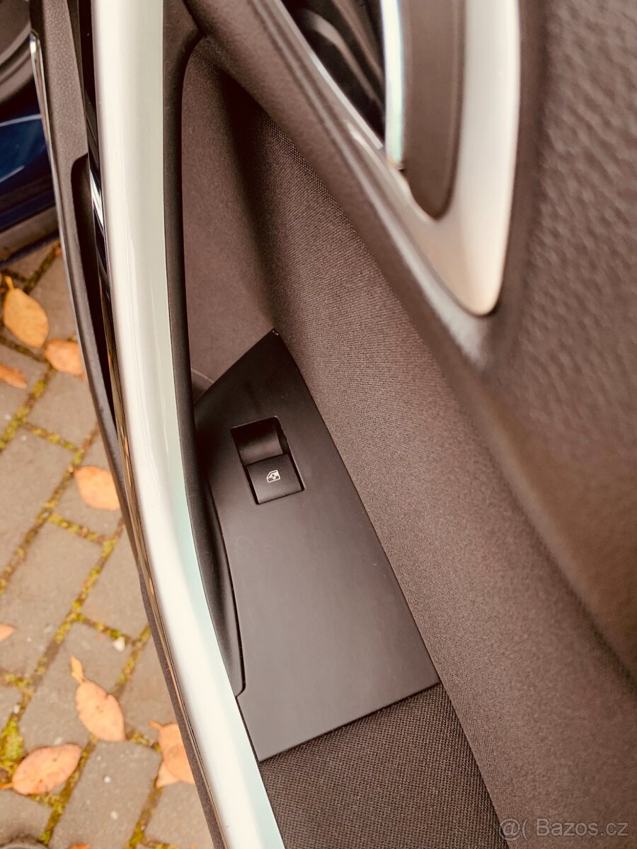 Prodám OPEL ASTRA J SPORTS TOURER 2.0 CDTI (118kW), 3/2011 - 14