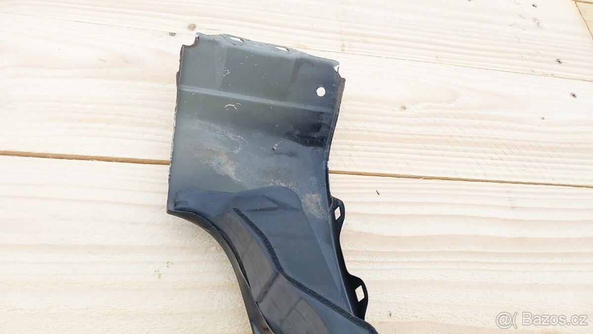 HYUNDAI i20 Blatník PP černý - 14