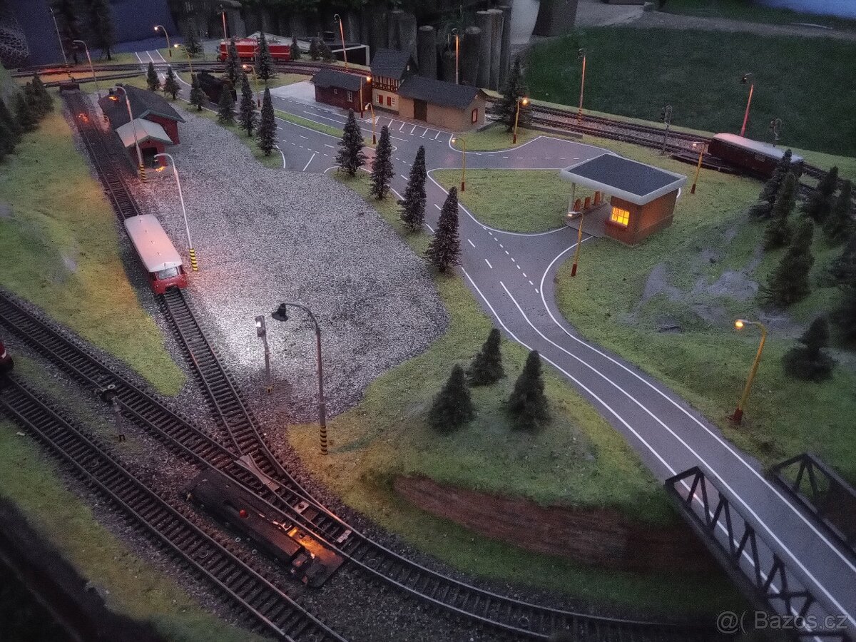 Prodám kolejiště TT plně funkční dva okruhy - 14