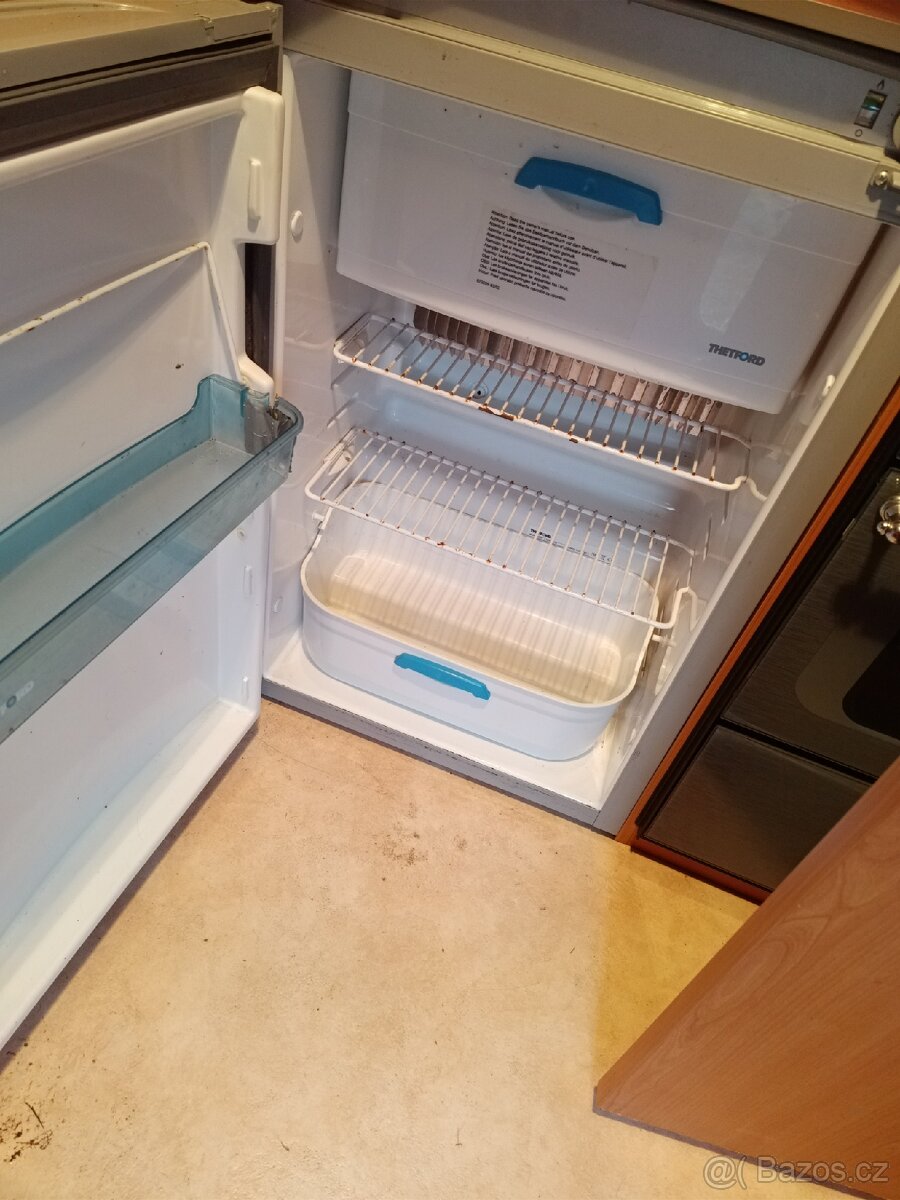 Karavan bailey ranger, plně soběstačný - 14