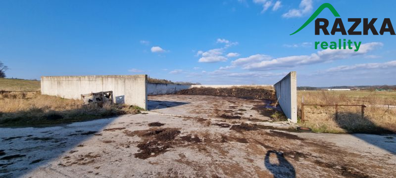 Areál kravína včetně skladovací haly a... - 14