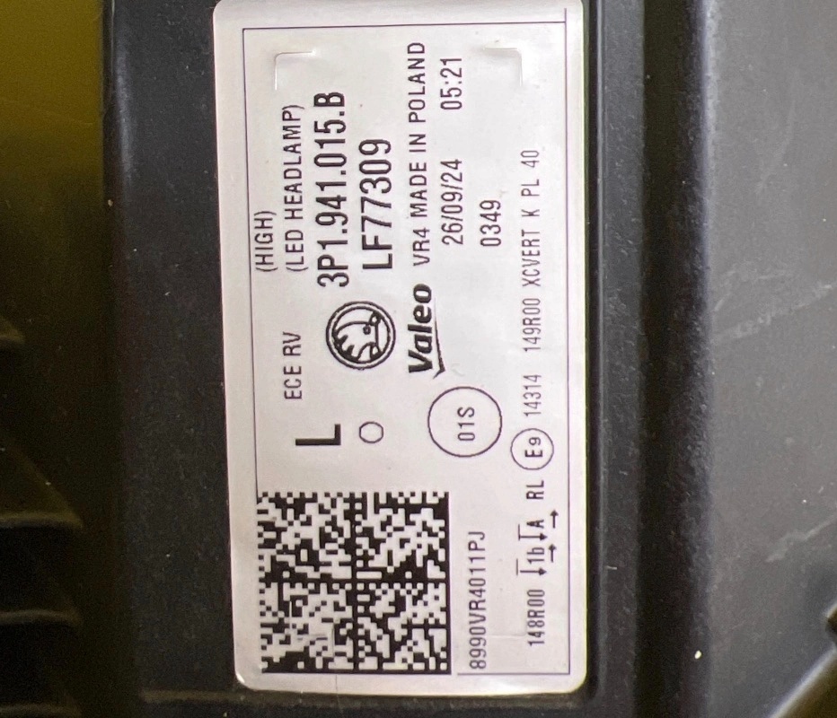 Škoda Superb full led Matrix prední svetlomety 3P1 - 14