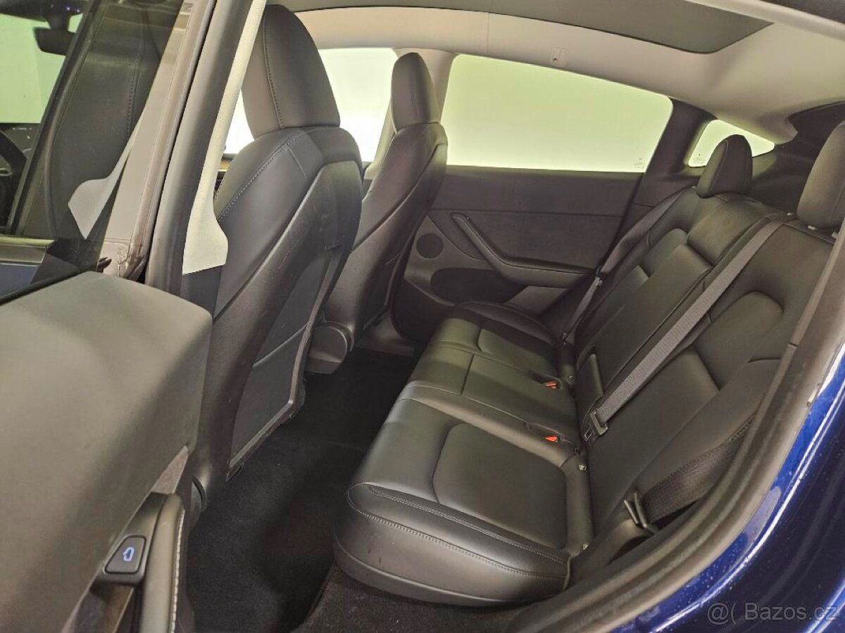 Tesla Model Y RWD (2022) – Deep Blue - 14