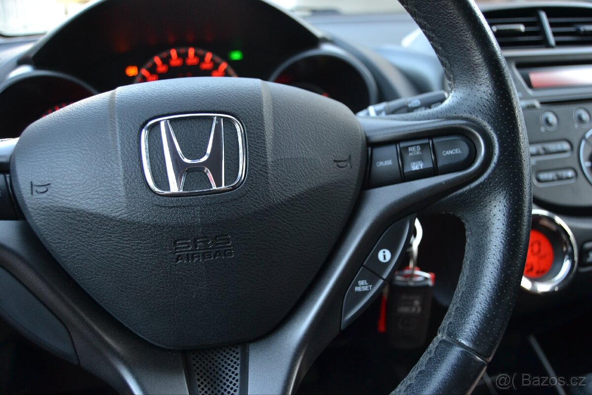Honda Jazz 1.339 i-VTEC 73kw rok 2013 - 14