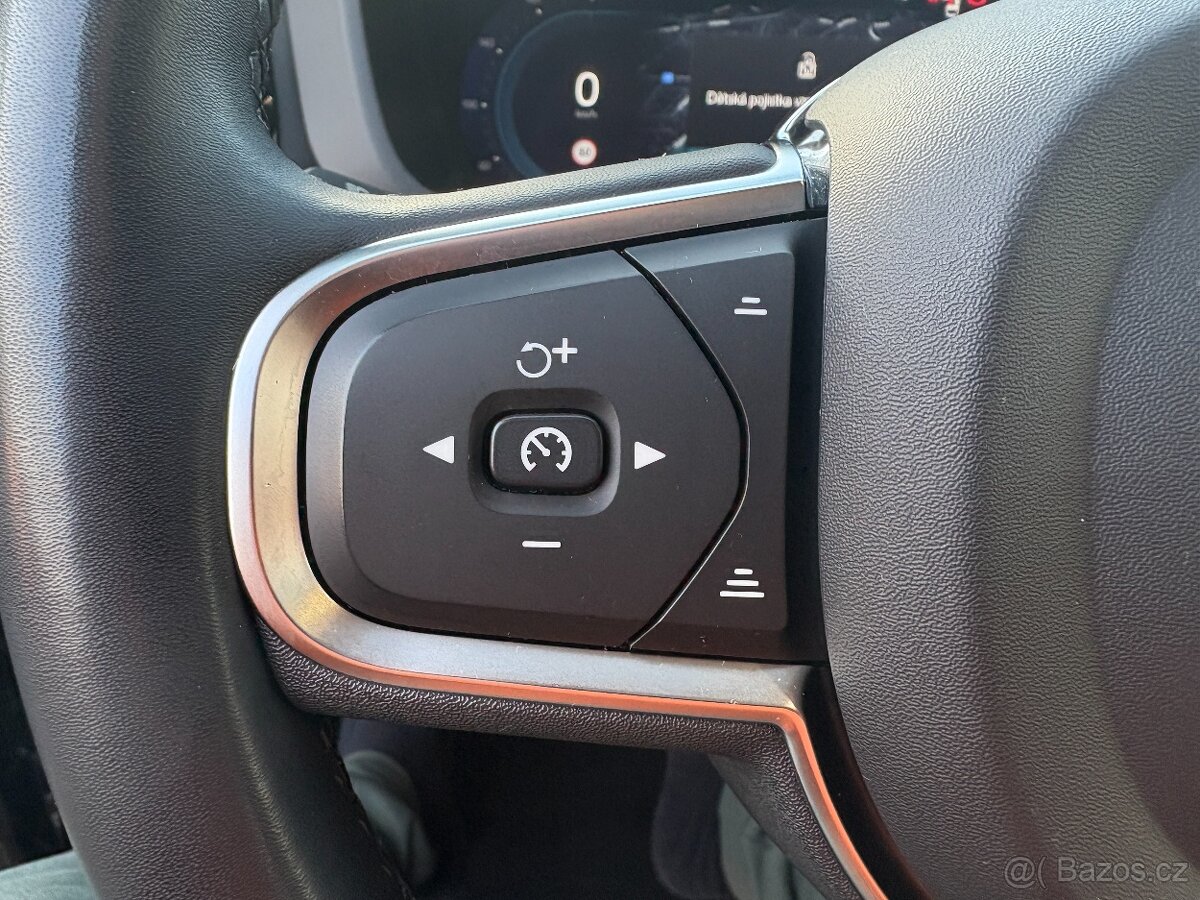 Volvo XC60,2.0B4,4x4,145kW,ČR,DPH,CORE - 14