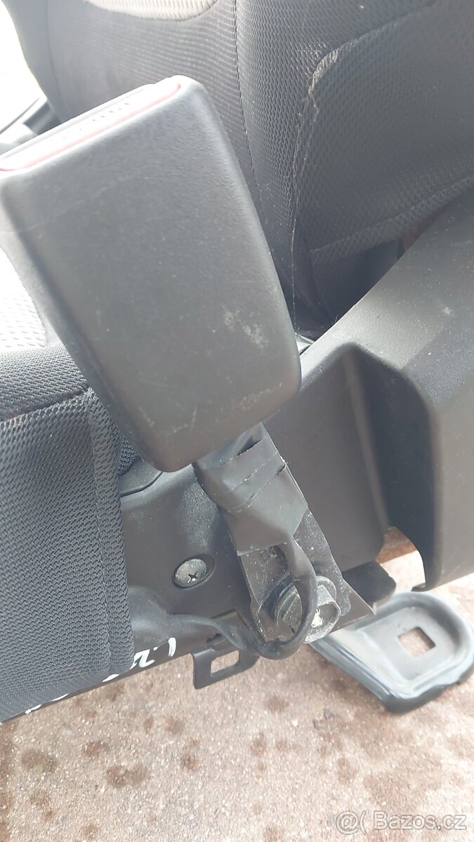 Mitsubishi L200 DID sedadlo spolujezdec - 14