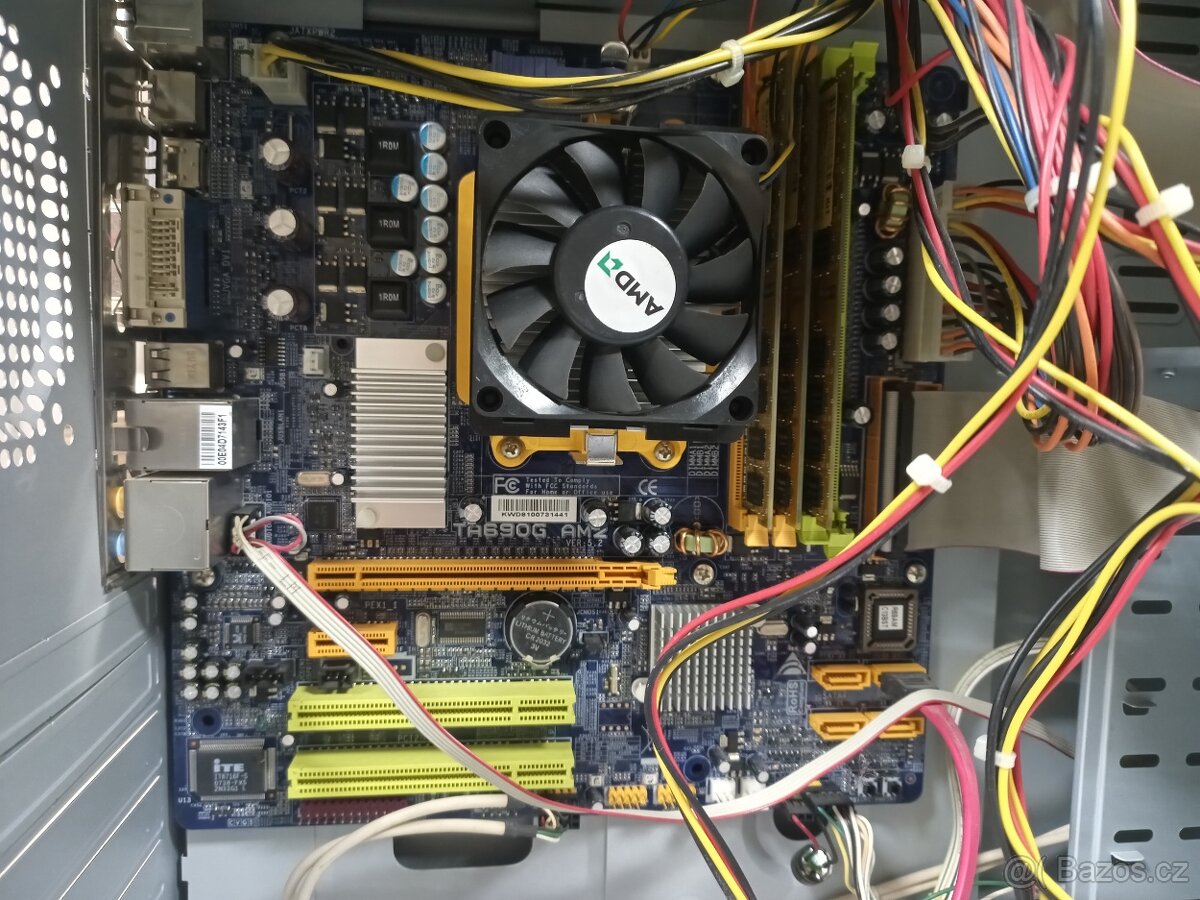 Prodám sadu stolních počítačů dle foto jako celek LEVNĚ - 14