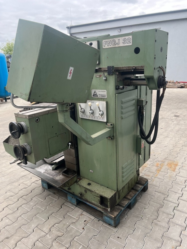 161. Frézka FNGJ 32 - 14
