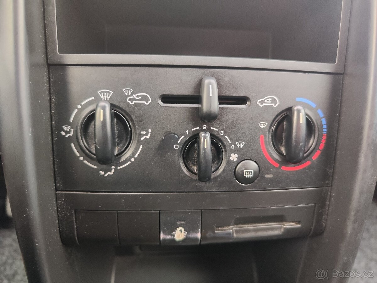 Peugeot 207 1.4i/65kW Urban - 14