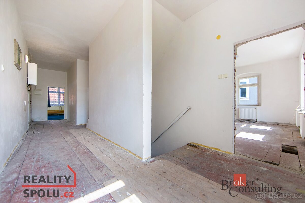 Prodej, komerční/ubytování, 520 m2, nám. J. Švermy, Kovářská - 14