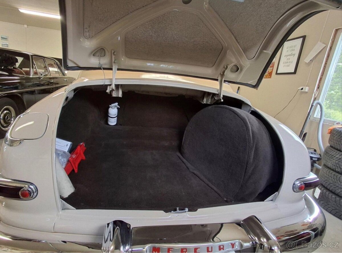 1950 Mercury Eight Sport Sedan - 14