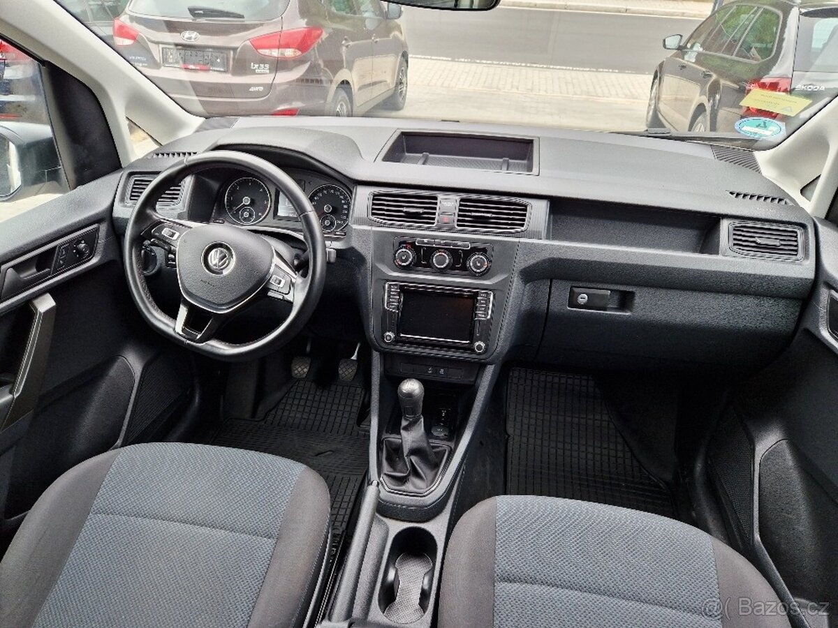 VW CADDY, 2.0 TDi, plný servis, 5 míst, NAVI - 14
