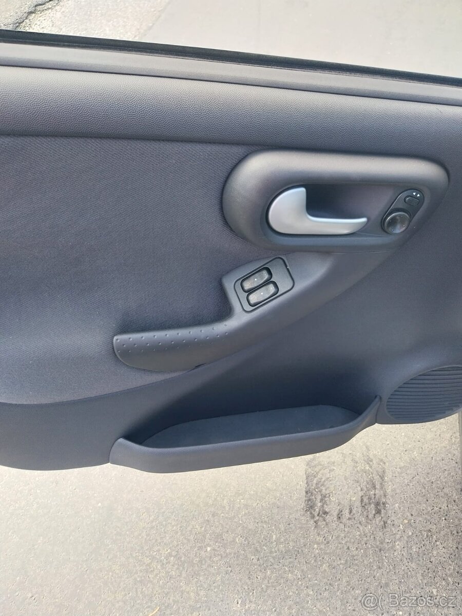 Opel Corsa 1,2i 173 000km - 14