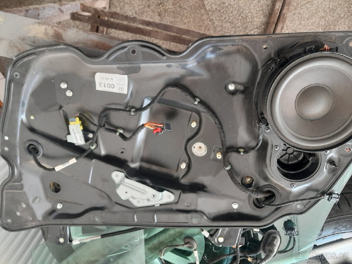 Zámek,klika,motorek,stahovačka VW Passat B6 - 14