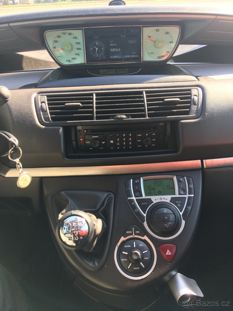 Peugeot 807; 2,2l; 94kW - 14