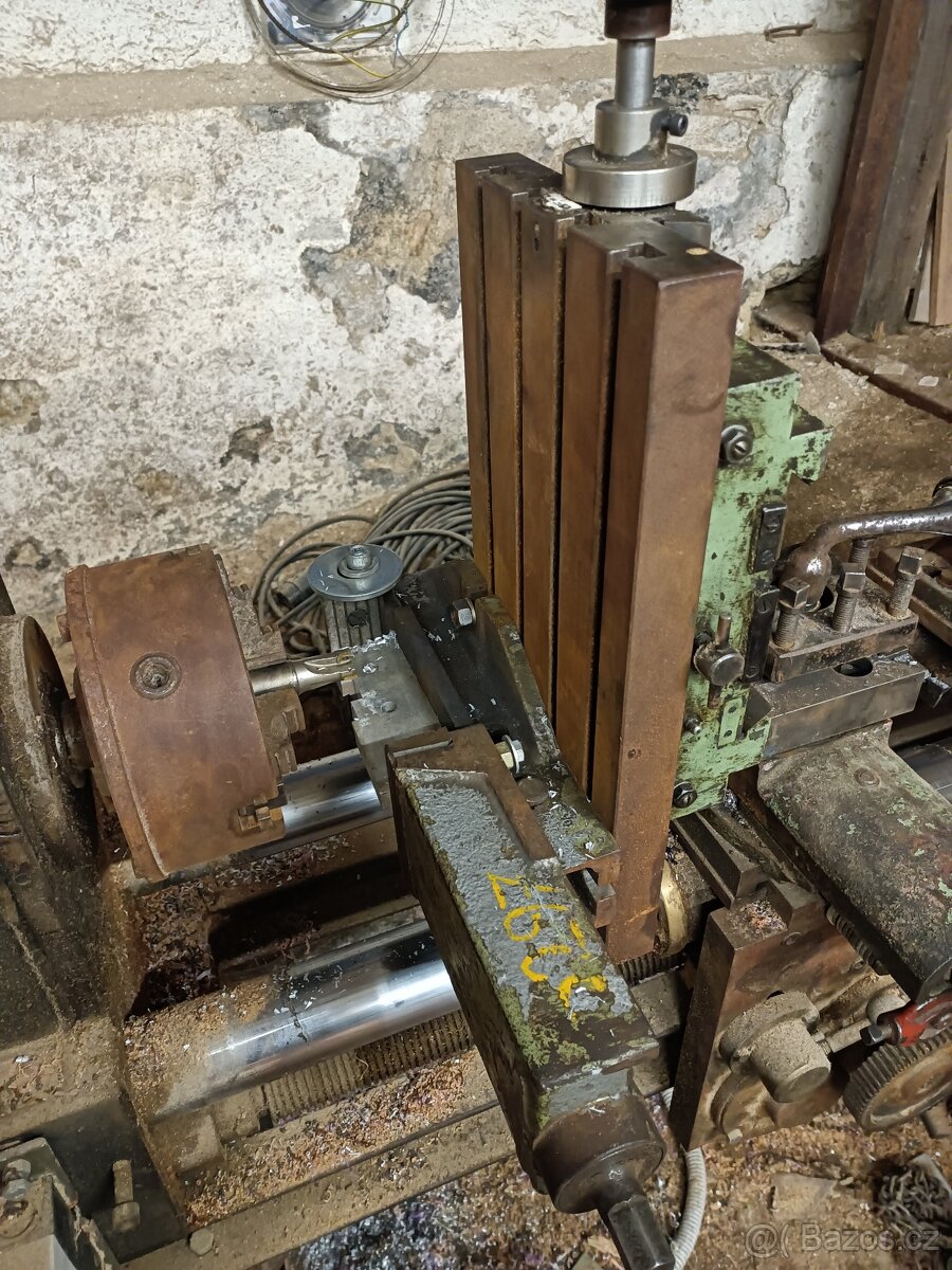 SLEVA Prodám soustruh na dřevo a kov+ frézovací přípravek - 14