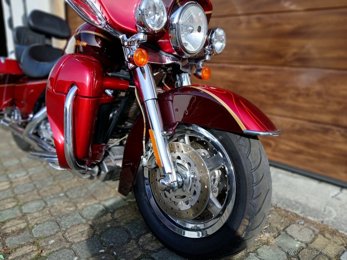 Harley-Davidson FLHTCUSE4 Ultra CVO 103 - 14