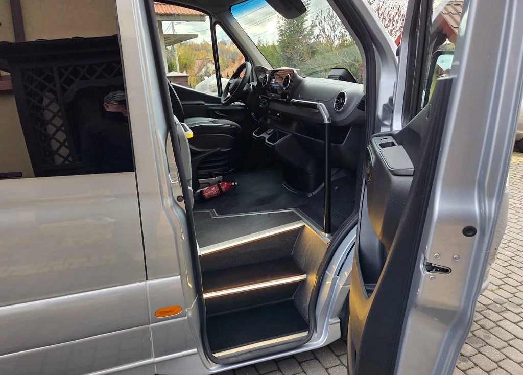 Mercedes Sprinter 519 24 míst Extra-long novy, plná výbava - 14